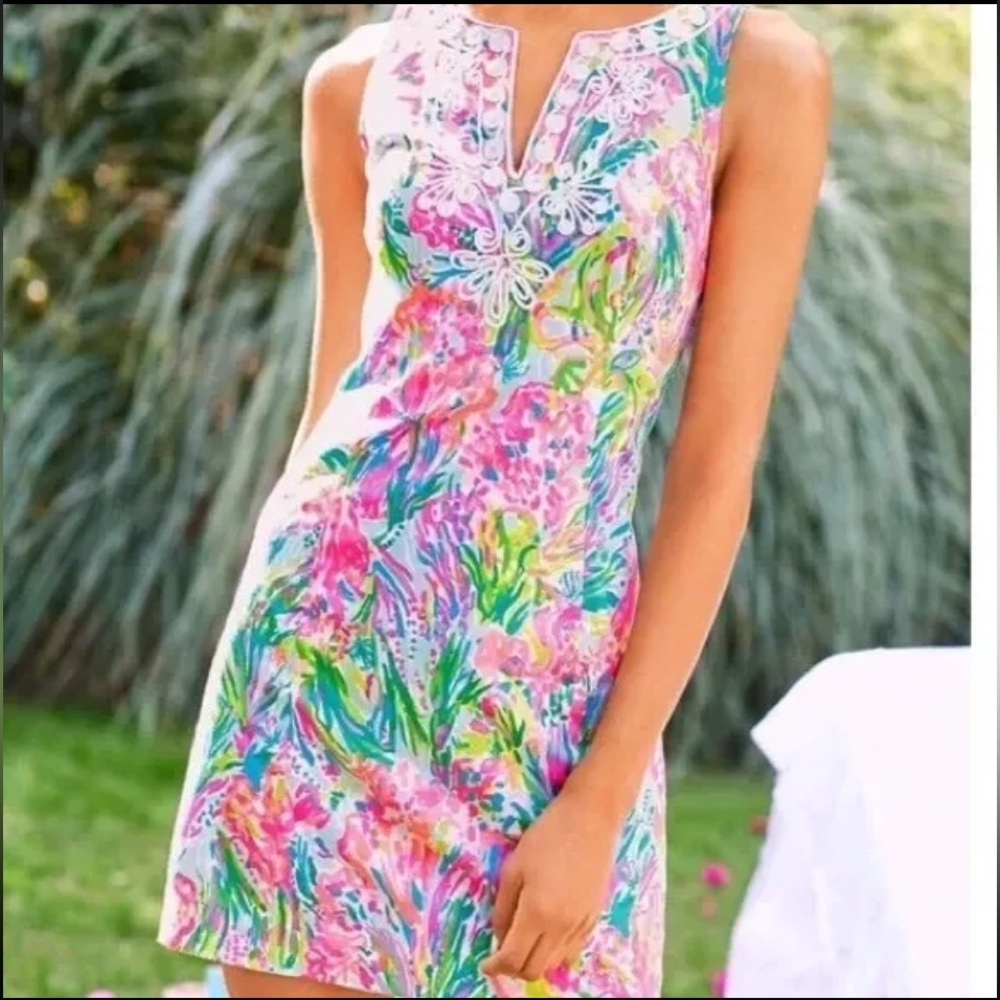 🌺 Lilly Pulitzer Gabby Shift Dress
Multi Fan Sea Pants Women’s Size 0 - LIKE NEW